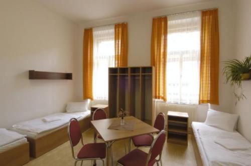 Hostel Junior Прага Номер фото