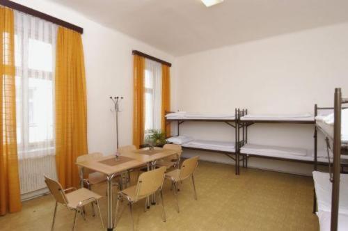 Hostel Junior Прага Номер фото