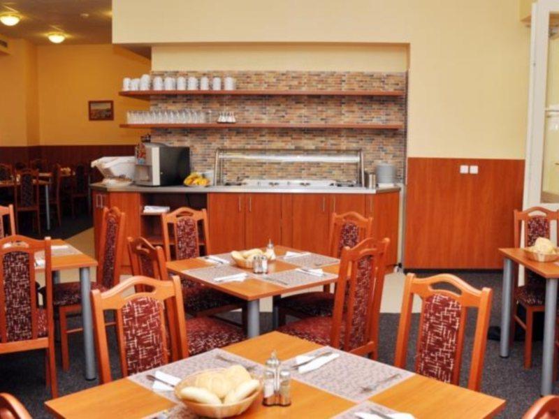 Hostel Junior Прага Экстерьер фото